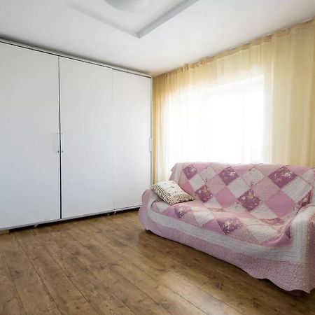 Guest House On Kaldaiakova 38 อัลมาตี ภายนอก รูปภาพ