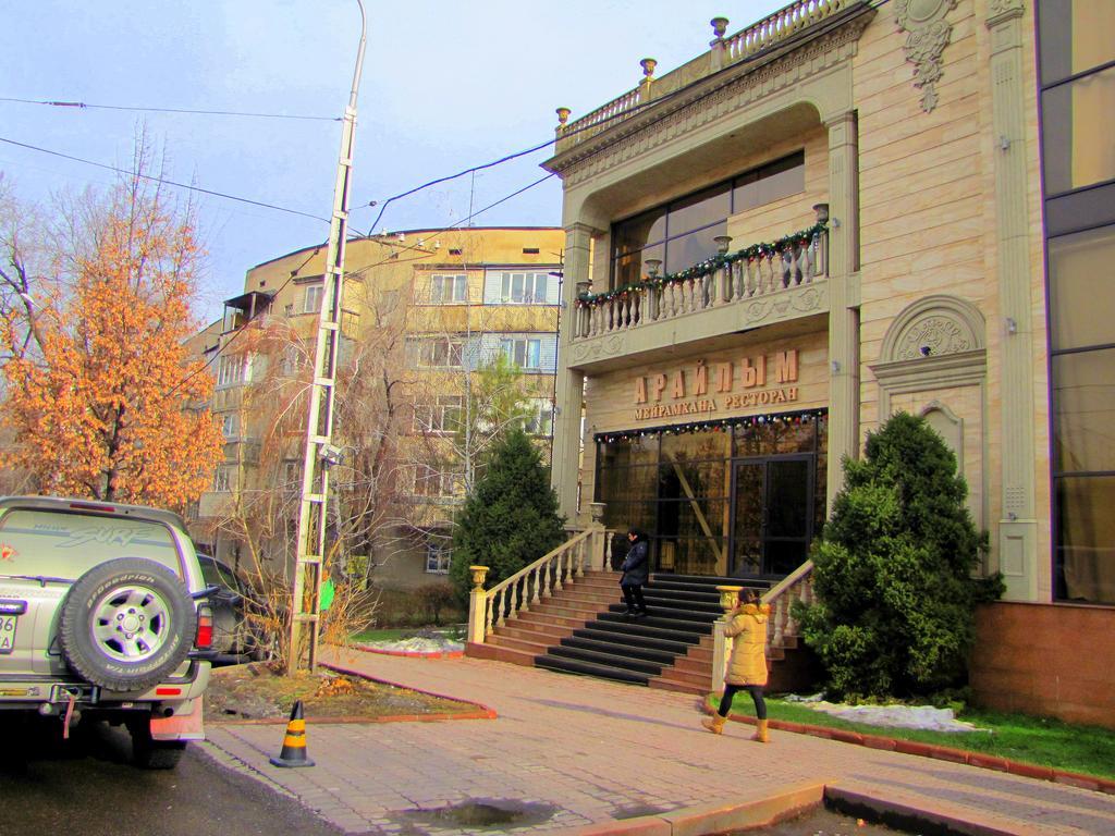 Guest House On Kaldaiakova 38 อัลมาตี ภายนอก รูปภาพ