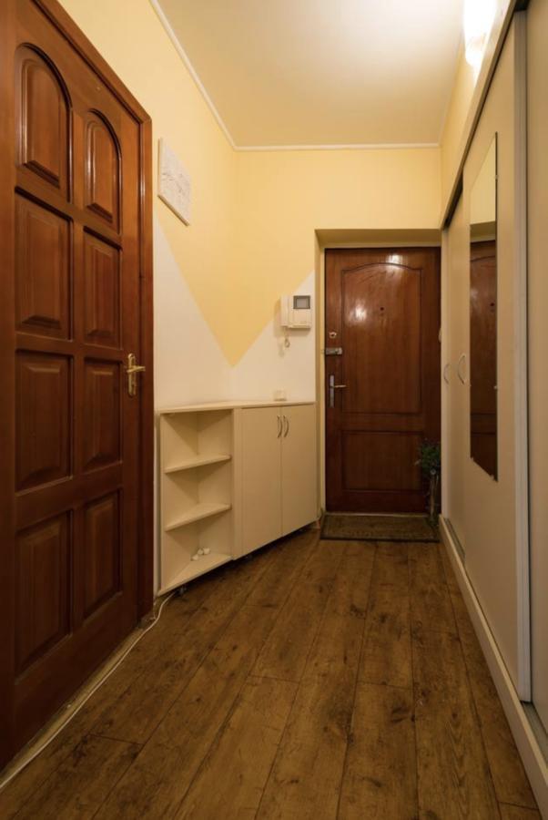 Guest House On Kaldaiakova 38 อัลมาตี ภายนอก รูปภาพ