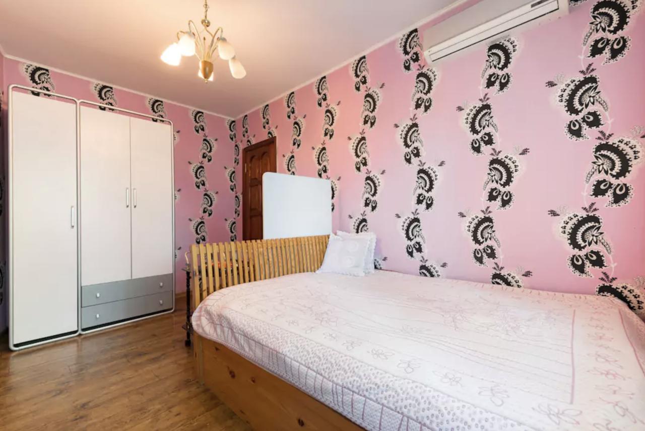 Guest House On Kaldaiakova 38 อัลมาตี ภายนอก รูปภาพ