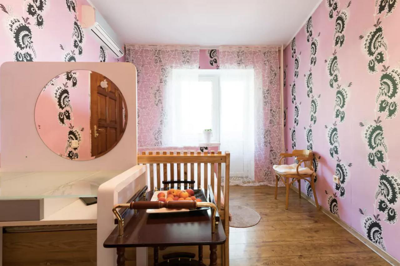 Guest House On Kaldaiakova 38 อัลมาตี ภายนอก รูปภาพ