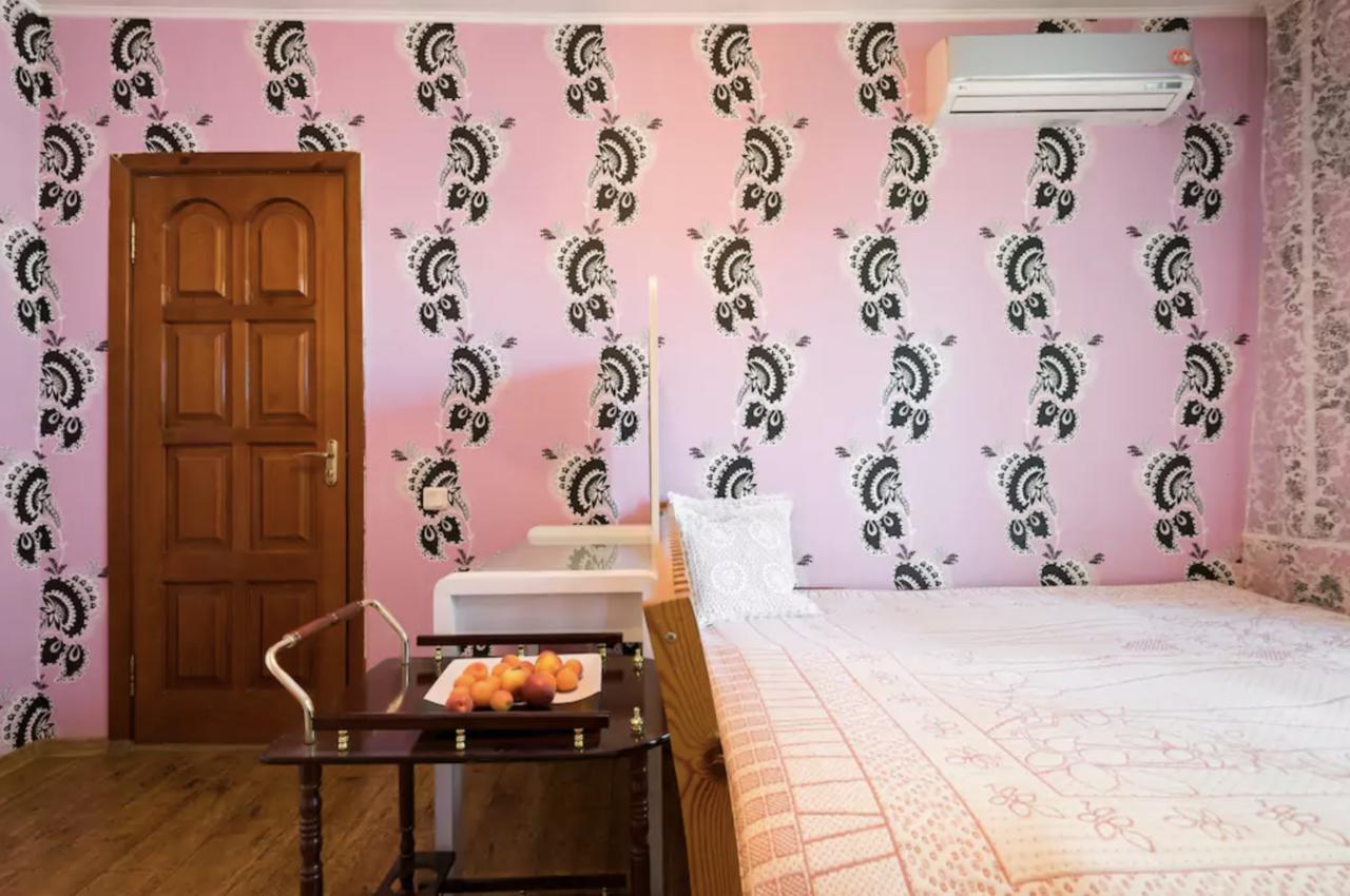 Guest House On Kaldaiakova 38 อัลมาตี ภายนอก รูปภาพ
